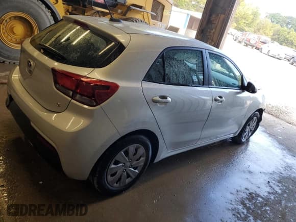 ✅ 2020 Kia Rio S • VIN: 3KPA25ADXLE260804 • Лот: 80993755. Опубликован ранее на Copart с пробегом 12 928 миль. Бесплатный доступ к архиву аукционных продаж из США и подробный отчёт об истории автомобиля на DreamBid. Изображение 3.
