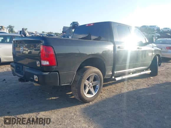 ✅ 2016 Ram 1500 Express • VIN: 3C6RR6KT3GG275513 • Lot: 43005584. Listed on IAAI with 198,277 mi. Free auction sales archive from the USA and detailed vehicle history report at DreamBid. Image 4.