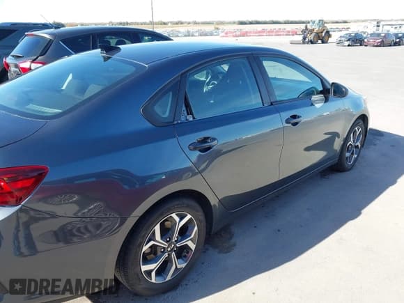 ✅ 2020 Kia Forte LXS • VIN: 3KPF24AD9LE187800 • Lot: 43606754. Listed on IAAI with 130,255 mi. Free auction sales archive from the USA and detailed vehicle history report at DreamBid. Image 6.