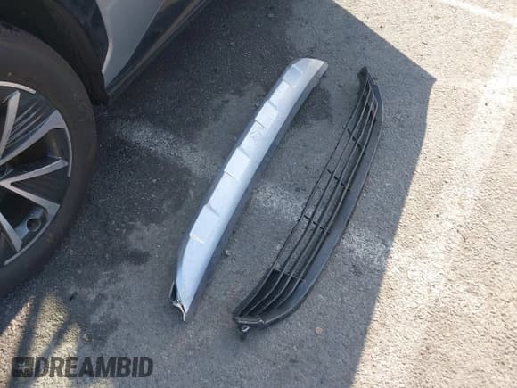 ✅ 2024 Lexus RZ 300e Premium • VIN: JTJABABBXRA003009 • Lot: 42297557. Listed on IAAI with 10,092 mi. Free auction sales archive from the USA and detailed vehicle history report at DreamBid. Image 11.