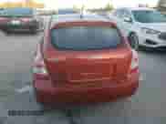 2009 Hyundai Accent Auto GS z VIN KMHCM36C99U106324, wystawiony jako Copart lot #77572094 z przebiegiem 110 210 mil mil oraz Czysty tytuł • Clean title. Historia ofert i sprzedaży dostępna na DreamBid. Obrazek 6.