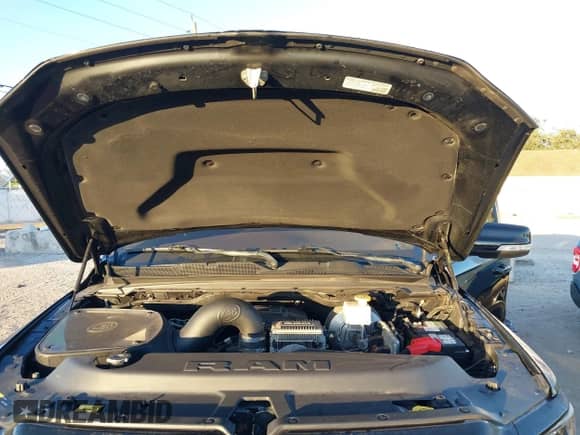 2020 Ram 1500 Limited z VIN 1C6SRFHT8LN146726, wystawiony jako IAAI lot #43331881 z przebiegiem 82 164 mil mil oraz . Historia ofert i sprzedaży dostępna na DreamBid. Obrazek 10.