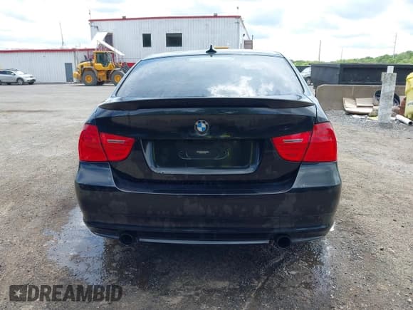 ✅ 2011 BMW 3 Series 335i xDrive • VIN: WBAPL5C54BA920640 • Лот: 42188960. Опубликован ранее на IAAI с пробегом 153 135 миль. Бесплатный доступ к архиву аукционных продаж из США и подробный отчёт об истории автомобиля на DreamBid. Изображение 16.