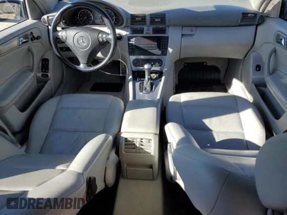 ✅ 2006 Mercedes-Benz C 230 Sport • VIN: WDBRF52H86F822233 • Lot: 91914095. Wystawiony na Copart z przebiegiem 209 692 mil. Bezpłatny archiwum sprzedaży aukcyjnych z USA i szczegółowy raport historii pojazdu na DreamBid. Zdjęcie 8.