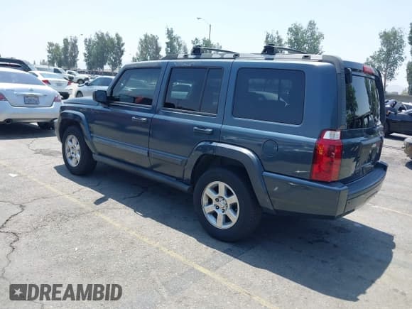 ✅ 2007 Jeep Commander Sport • VIN: 1J8HH48KX7C548033 • Lot: 42555217. Wystawiony na IAAI z przebiegiem 213 236 mil. Bezpłatny archiwum sprzedaży aukcyjnych z USA i szczegółowy raport historii pojazdu na DreamBid. Zdjęcie 3.