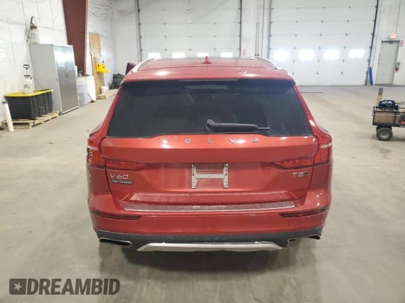 ✅ 2020 Volvo V60 • VIN: YV4102WK3L1034714 • Лот: 86529925. Опубликован ранее на Copart с пробегом 70 712 миль. Бесплатный доступ к архиву аукционных продаж из США и подробный отчёт об истории автомобиля на DreamBid. Изображение 6.