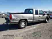 1997 Chevrolet Silverado 1500 z VIN 2GCEK19R8V1243476, wystawiony jako Copart lot #90307375 z przebiegiem 175 661 mil mil oraz Szkoda całkowita • Salvage title. Historia ofert i sprzedaży dostępna na DreamBid. Obrazek 3.