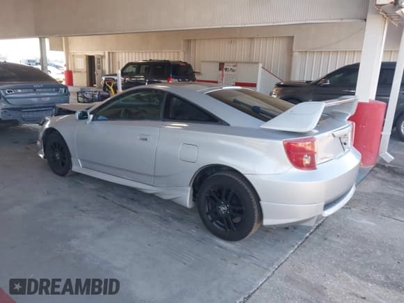 ✅ 2003 Toyota Celica GT • VIN: JTDDR32T130147304 • Lot: 43706837. Wystawiony na IAAI z przebiegiem 109 818 mil. Bezpłatny archiwum sprzedaży aukcyjnych z USA i szczegółowy raport historii pojazdu na DreamBid. Zdjęcie 3.