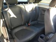 ✅ 2013 Volkswagen Beetle 2.0L TDI • VIN: 3VWJL7AT5DM607881 • Lot: 86701765. Wystawiony na Copart z przebiegiem 157 444 mil. Bezpłatny archiwum sprzedaży aukcyjnych z USA i szczegółowy raport historii pojazdu na DreamBid. Zdjęcie 10.