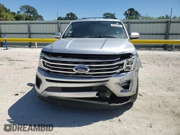 ✅ 2018 Ford Expedition XLT • VIN: 1FMJU1HT7JEA27371 • Lot: 49544585. Listed on Copart with 81,151 mi. Free auction sales archive from the USA and detailed vehicle history report at DreamBid. Image 11.