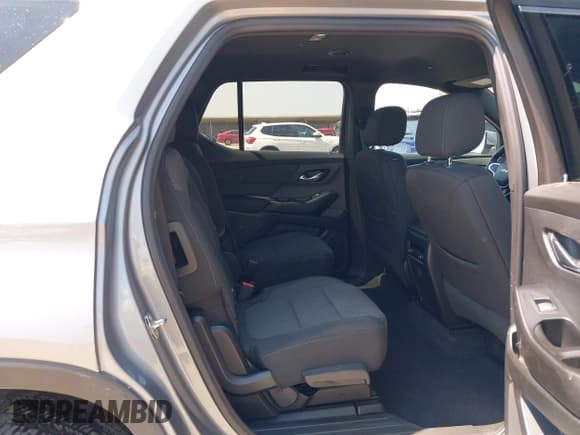 ✅ 2023 Chevrolet Traverse LT Cloth • VIN: 1GNERGKW6PJ118636 • Лот: 42903640. Опубликован ранее на IAAI с пробегом 40 428 миль. Бесплатный доступ к архиву аукционных продаж из США и подробный отчёт об истории автомобиля на DreamBid. Изображение 8.