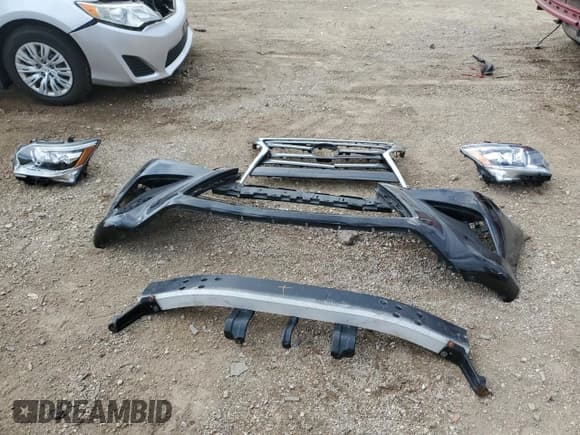 ✅ 2014 Lexus GX 460 Luxury • VIN: JTJJM7FXXE5070232 • Lot: 81481325. Wystawiony na Copart z przebiegiem 133 803 mil. Bezpłatny archiwum sprzedaży aukcyjnych z USA i szczegółowy raport historii pojazdu na DreamBid. Zdjęcie 13.