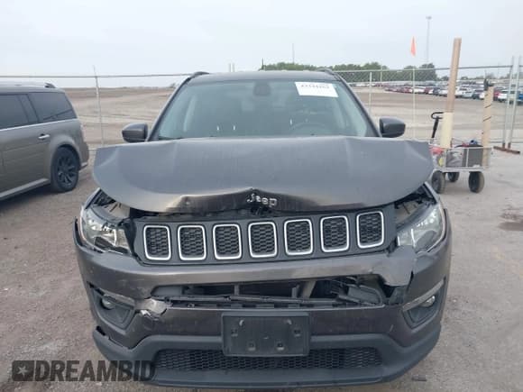 ✅ 2018 Jeep Compass Latitude • VIN: 3C4NJDBB9JT401981 • Lot: 43344262. Listed on IAAI with 96,969 mi. Free auction sales archive from the USA and detailed vehicle history report at DreamBid. Image 12.