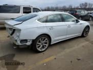 ✅ 2022 Audi A5 Sportback Premium Plus • VIN: WAUCBCF55NA027611 • Lot: 82665714. Wystawiony na Copart z przebiegiem 16 783 mil. Bezpłatny archiwum sprzedaży aukcyjnych z USA i szczegółowy raport historii pojazdu na DreamBid. Zdjęcie 3.