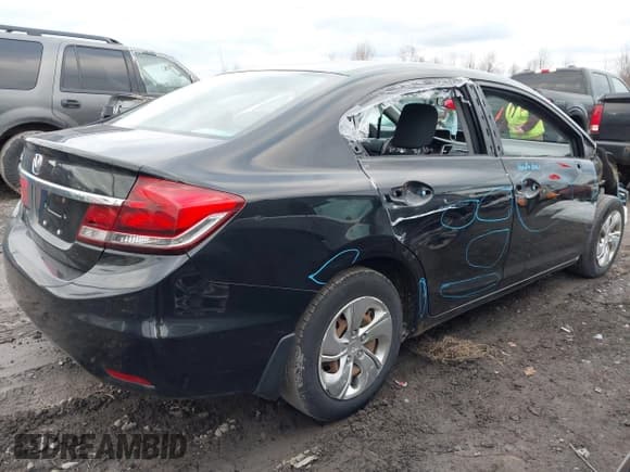 ✅ 2015 Honda Civic LX • VIN: 2HGFB2F58FH565721 • Lot: 43668938. Listed on IAAI with 130,205 mi. Free auction sales archive from the USA and detailed vehicle history report at DreamBid. Image 4.