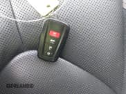 ✅ 2021 Toyota Avalon Hybrid XSE • VIN: 4T1EA1AB2MU002741 • Lot: 41865444. Wystawiony na IAAI z przebiegiem 141 196 mil. Bezpłatny archiwum sprzedaży aukcyjnych z USA i szczegółowy raport historii pojazdu na DreamBid. Zdjęcie 11.