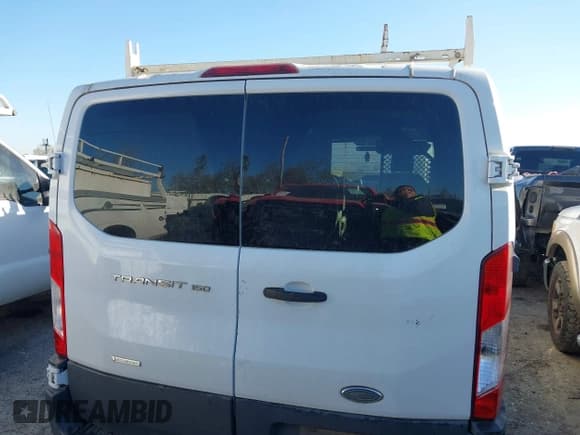 ✅ 2015 Ford Transit Cargo • VIN: 1FTNE1YGXFKA66907 • Лот: 41605119. Опубликован ранее на IAAI с пробегом 305 897 миль. Бесплатный доступ к архиву аукционных продаж из США и подробный отчёт об истории автомобиля на DreamBid. Изображение 16.