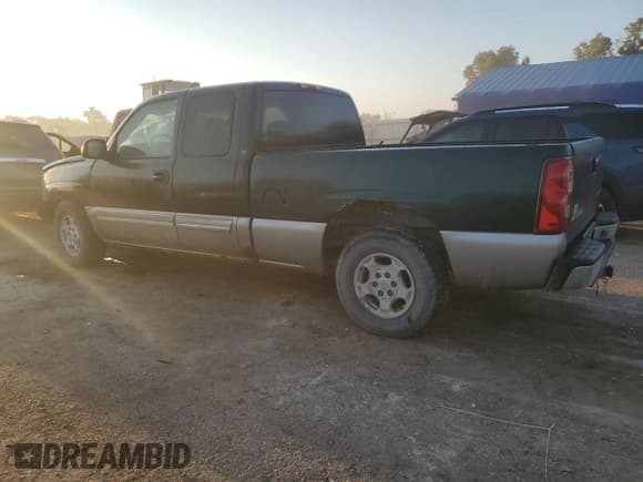 ✅ 2003 Chevrolet Silverado 1500 LS • VIN: 2GCEC19T631228562 • Lot: 83961185. Listed on Copart with 318,185 mi. Free auction sales archive from the USA and detailed vehicle history report at DreamBid. Image 2.