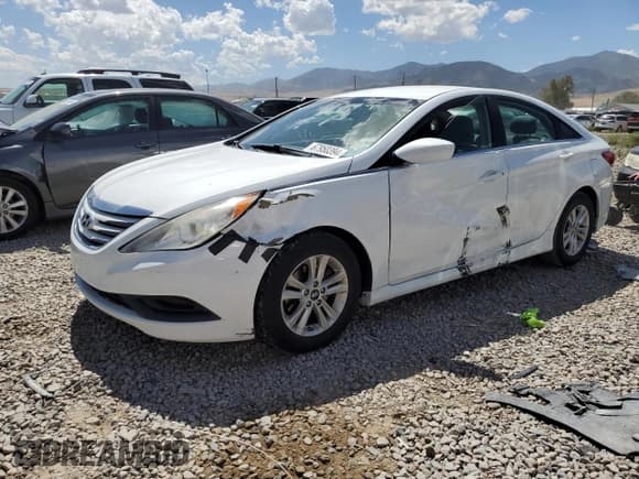 ✅ 2014 Hyundai Sonata GLS • VIN: 5NPEB4AC5EH850703 • Lot: 67950394. Listed on Copart with 139,342 mi. Free auction sales archive from the USA and detailed vehicle history report at DreamBid. Image 1.