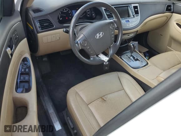 ✅ 2010 Hyundai Genesis • VIN: KMHGC4DE5AU075821 • Лот: 81458695. Опубликован ранее на Copart с пробегом 170 512 миль. Бесплатный доступ к архиву аукционных продаж из США и подробный отчёт об истории автомобиля на DreamBid. Изображение 8.