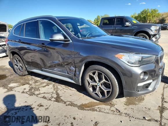 ✅ 2019 BMW X1 sDrive28i • VIN: WBXHU7C57K5L11781 • Lot: 84984175. Wystawiony na Copart z przebiegiem 96 925 mil. Bezpłatny archiwum sprzedaży aukcyjnych z USA i szczegółowy raport historii pojazdu na DreamBid. Zdjęcie 4.