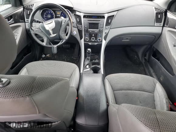 ✅ 2014 Hyundai Sonata SE • VIN: 5NPEC4AC0EH825706 • Lot: 65843944. Listed on Copart with 153,766 mi. Free auction sales archive from the USA and detailed vehicle history report at DreamBid. Image 8.