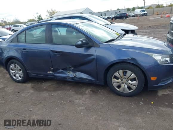 2013 Chevrolet Cruze LS с VIN 1G1PA5SHXD7140817, выставлен на аукционе IAAI как лот 43483326 с пробегом 104 080 миль миль и . История ставок и продаж доступна на DreamBid. Изображение 13.