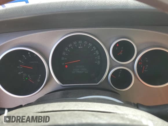 ✅ 2011 Toyota Sequoia Platinum • VIN: 5TDYY5G11BS031975 • Lot: 76718494. Wystawiony na Copart z przebiegiem 175 451 mil. Bezpłatny archiwum sprzedaży aukcyjnych z USA i szczegółowy raport historii pojazdu na DreamBid. Zdjęcie 9.