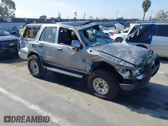 ✅ 1993 Toyota 4Runner • VIN: JT3VN29V0P0015842 • Lot: 42528335. Listed on IAAI with 381,400 mi. Free auction sales archive from the USA and detailed vehicle history report at DreamBid. Image 6.