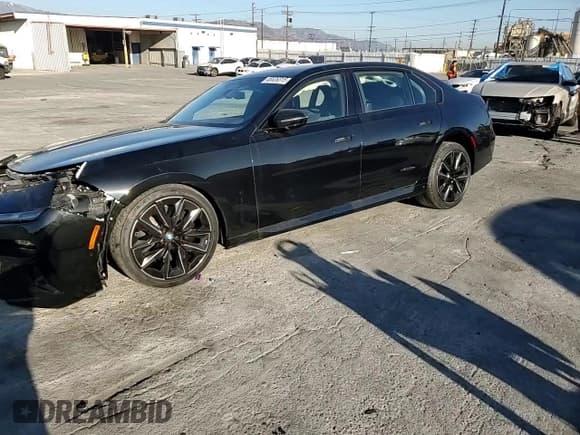 ✅ 2024 BMW 7 Series 760i xDrive • VIN: WBA33EJ01RCS87373 • Lot: 46626315. Wystawiony na Copart z przebiegiem Nie podano. Bezpłatny archiwum sprzedaży aukcyjnych z USA i szczegółowy raport historii pojazdu na DreamBid. Zdjęcie 13.