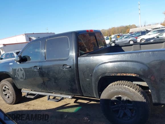 ✅ 2008 GMC Sierra 1500 SLT • VIN: 2GTEK133681311346 • Лот: 43452615. Опубликован ранее на IAAI с пробегом 232 316 миль. Бесплатный доступ к архиву аукционных продаж из США и подробный отчёт об истории автомобиля на DreamBid. Изображение 14.