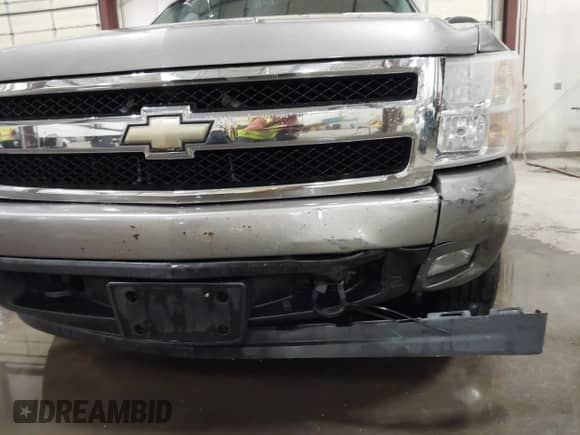 2007 Chevrolet Silverado 1500 1LT with VIN 1GCEK190X7Z522570, listed as a IAAI auction lot 43545121 with 265,464 mi miles and . Bid and sale history available at DreamBid. Image 6.