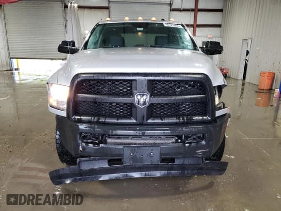 ✅ 2018 Ram 2500 Tradesman • VIN: 3C6UR5CL8JG359921 • Lot: 56121065. Listed on Copart with 116,509 mi. Free auction sales archive from the USA and detailed vehicle history report at DreamBid. Image 5.