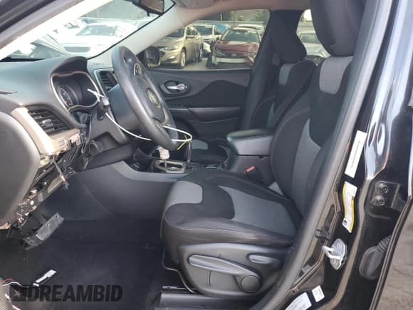 ✅ 2015 Jeep Cherokee Sport • VIN: 1C4PJLAB6FW580387 • Лот: 50241815. Опубликован ранее на Copart с пробегом 99 999 миль. Бесплатный доступ к архиву аукционных продаж из США и подробный отчёт об истории автомобиля на DreamBid. Изображение 7.