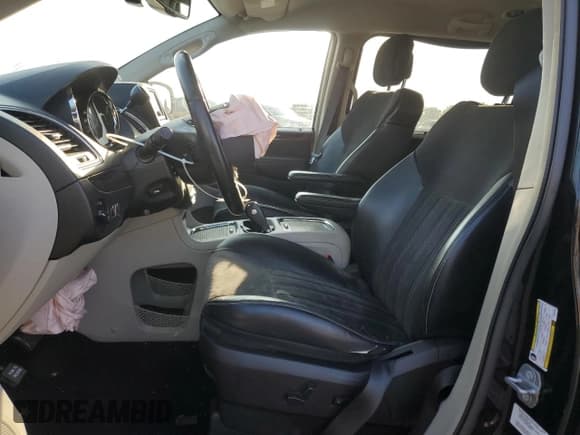 ✅ 2014 Chrysler Town & Country Touring L 30th Anniversary • VIN: 2C4RC1CG2ER408056 • Lot: 80709205. Listed on Copart with 131,827 mi. Free auction sales archive from the USA and detailed vehicle history report at DreamBid. Image 7.