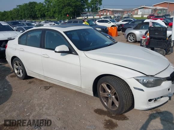 ✅ 2015 BMW 3 Series 328i xDrive • VIN: WBA3B5G5XFNS17926 • Lot: 42441569. Listed on IAAI with 120,748 mi. Free auction sales archive from the USA and detailed vehicle history report at DreamBid. Image 13.
