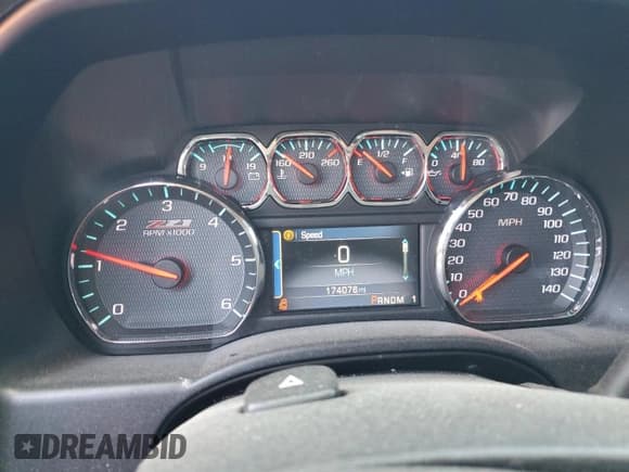 ✅ 2015 Chevrolet Silverado 2500HD LT • VIN: 1GC1KVEG5FF113286 • Lot: 49651474. Wystawiony na Copart z przebiegiem 174 076 mil. Bezpłatny archiwum sprzedaży aukcyjnych z USA i szczegółowy raport historii pojazdu na DreamBid. Zdjęcie 9.