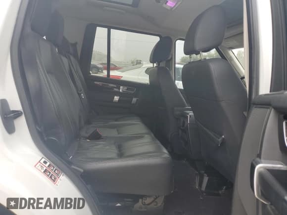 ✅ 2016 Land Rover LR4 HSE • VIN: SALAG2V64GA827389 • Лот: 44988844. Опубликован ранее на Copart с пробегом 112 431 миль. Бесплатный доступ к архиву аукционных продаж из США и подробный отчёт об истории автомобиля на DreamBid. Изображение 11.