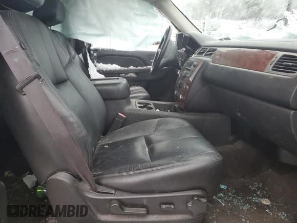 ✅ 2012 Chevrolet Suburban LT • VIN: 1GNSKJE73CR253822 • Lot: 81295254. Wystawiony na Copart z przebiegiem Nie podano. Bezpłatny archiwum sprzedaży aukcyjnych z USA i szczegółowy raport historii pojazdu na DreamBid. Zdjęcie 7.