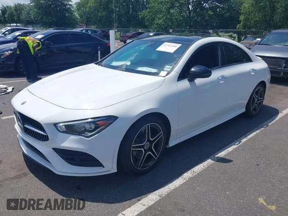 ✅ 2022 Mercedes-Benz CLA 250 • VIN: W1K5J4HB0NN267204 • Лот: 42742400. Опубликован ранее на IAAI с пробегом 52 361 миль. Бесплатный доступ к архиву аукционных продаж из США и подробный отчёт об истории автомобиля на DreamBid. Изображение 2.
