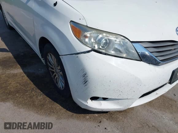 ✅ 2013 Toyota Sienna XLE AAS • VIN: 5TDYK3DC5DS327564 • Lot: 42822134. Listed on IAAI with Not provided. Free auction sales archive from the USA and detailed vehicle history report at DreamBid. Image 6.