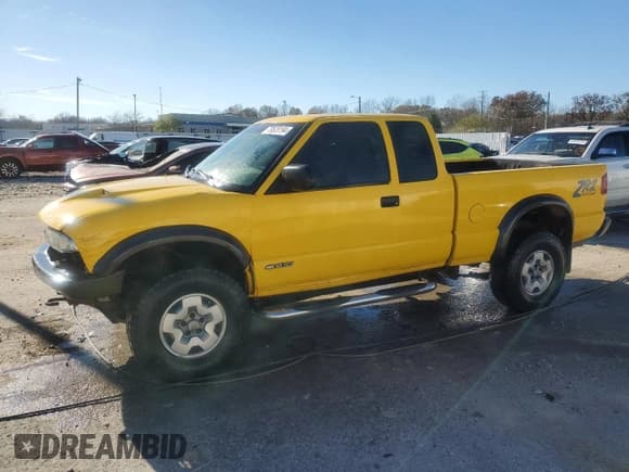 ✅ 2002 Chevrolet S-10 LS • VIN: 1GCCT19W728221892 • Лот: 79528194. Опубликован ранее на Copart с пробегом Не указан. Бесплатный доступ к архиву аукционных продаж из США и подробный отчёт об истории автомобиля на DreamBid. Изображение 1.