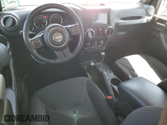 ✅ 2016 Jeep Wrangler Unlimited Sport • VIN: 1C4BJWDG9GL229477 • Лот: 55034825. Опубликован ранее на Copart с пробегом 121 783 миль. Бесплатный доступ к архиву аукционных продаж из США и подробный отчёт об истории автомобиля на DreamBid. Изображение 8.