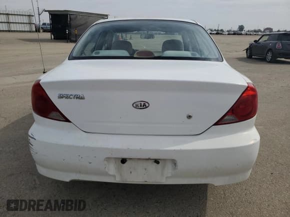 ✅ 2003 Kia Spectra • VIN: KNAFB121635229450 • Лот: 47084595. Опубликован ранее на Copart с пробегом 200 586 миль. Бесплатный доступ к архиву аукционных продаж из США и подробный отчёт об истории автомобиля на DreamBid. Изображение 6.