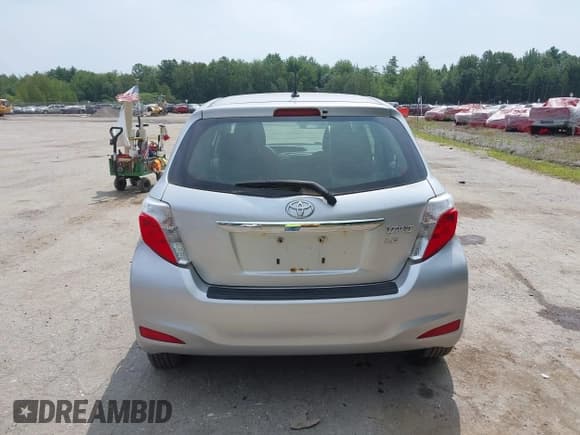 ✅ 2012 Toyota Yaris L • VIN: JTDKTUD32CD515381 • Lot: 42950104. Listed on IAAI with 106,690 mi. Free auction sales archive from the USA and detailed vehicle history report at DreamBid. Image 15.