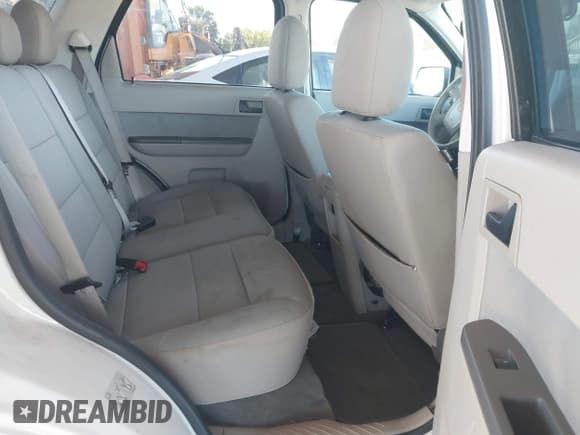 ✅ 2012 Ford Escape XLT • VIN: 1FMCU0D76CKC75871 • Лот: 43692149. Опубликован ранее на IAAI с пробегом 120 858 миль. Бесплатный доступ к архиву аукционных продаж из США и подробный отчёт об истории автомобиля на DreamBid. Изображение 8.