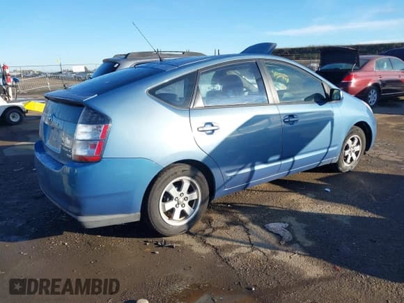 ✅ 2005 Toyota Prius • VIN: JTDKB20U453085593 • Lot: 43740577. Listed on IAAI with 225,155 mi. Free auction sales archive from the USA and detailed vehicle history report at DreamBid. Image 4.