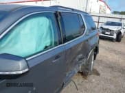 ✅ 2019 Chevrolet Traverse LT Cloth • VIN: 1GNERGKW3KJ116335 • Lot: 43729866. Wystawiony na IAAI z przebiegiem 118 186 mil. Bezpłatny archiwum sprzedaży aukcyjnych z USA i szczegółowy raport historii pojazdu na DreamBid. Zdjęcie 19.