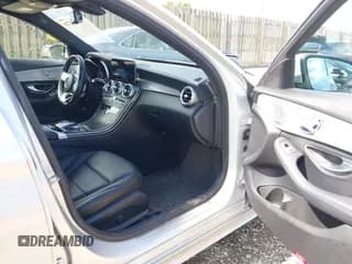 ✅ 2019 Mercedes-Benz C 300 • VIN: 55SWF8EB7KU290323 • Lot: 43293720. Wystawiony na IAAI z przebiegiem 56 497 mil. Bezpłatny archiwum sprzedaży aukcyjnych z USA i szczegółowy raport historii pojazdu na DreamBid. Zdjęcie 5.