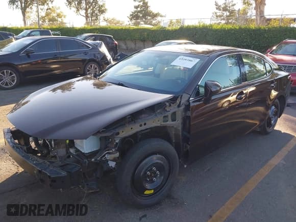 ✅ 2016 Lexus ES 330 • VIN: 58ABK1GG4GU027009 • Lot: 43583867. Wystawiony na IAAI z przebiegiem 92 504 mil. Bezpłatny archiwum sprzedaży aukcyjnych z USA i szczegółowy raport historii pojazdu na DreamBid. Zdjęcie 2.